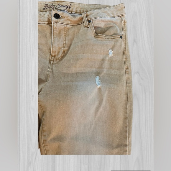 Celebrity Pink Jean - Picture 4 of 7